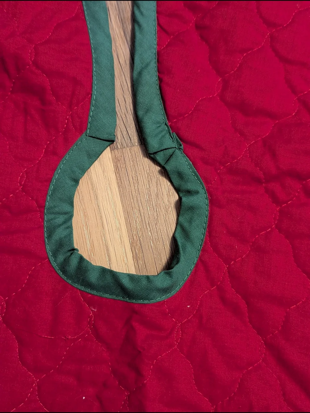 Festive Swan Quilted Tree Skirt - Red and Green​ Quilted Christmas Swans